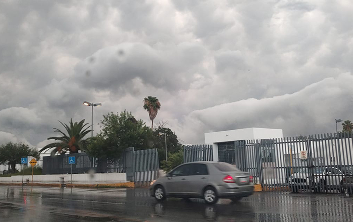 Cielo reynosense se ‘pinta’ de rojo previo a lluvias matutinas 2 353062893 158806667176745 3175849537277852261 n