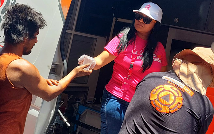Continúan con operativo de hidratación en calles de Monterrey 2 353116317 146451538448619 7682397276462481949 n