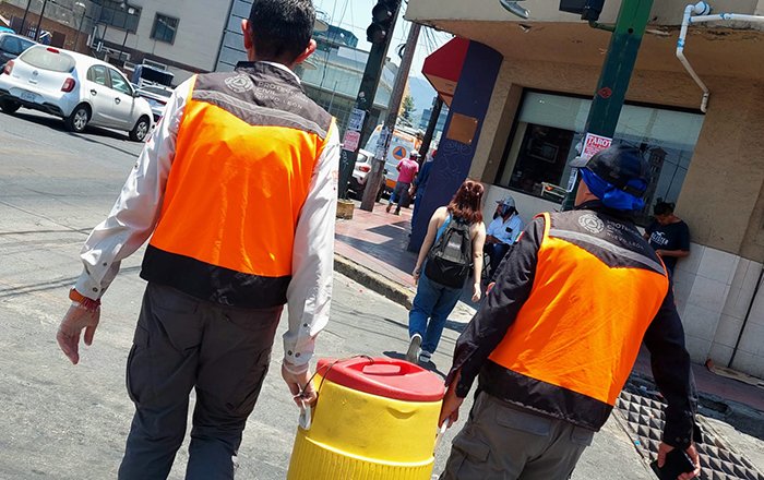 Continúan con operativo de hidratación en calles de Monterrey 1 353123162 958413588698318 2485058128332670273 n
