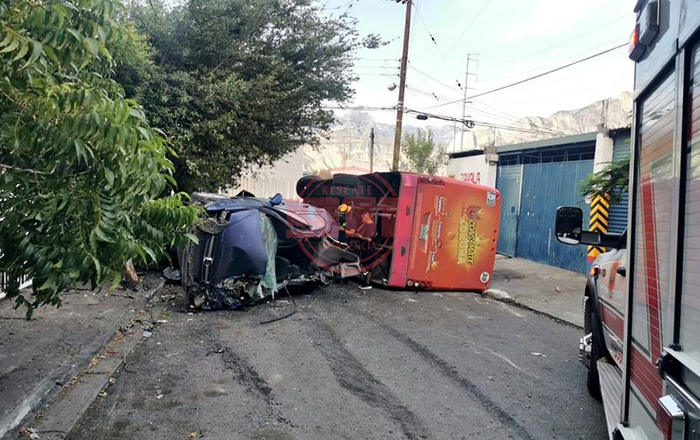 Urbano se queda sin frenos y choca cuatro vehículos; hay 40 lesionados 1 354294703 590568009831667 4483680248096887457 n