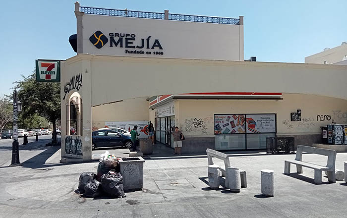Sigue escasa el agua embotellada en Monterrey 1 356800485 286210440636650 1472882182786449845 n