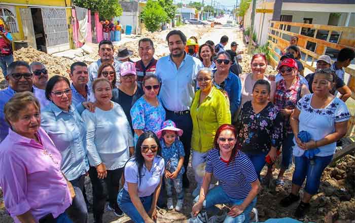 Carlos Peña impulsa obras de 10 mdp en pavimentación en Jarachina Sur 1 ALCALDE 6