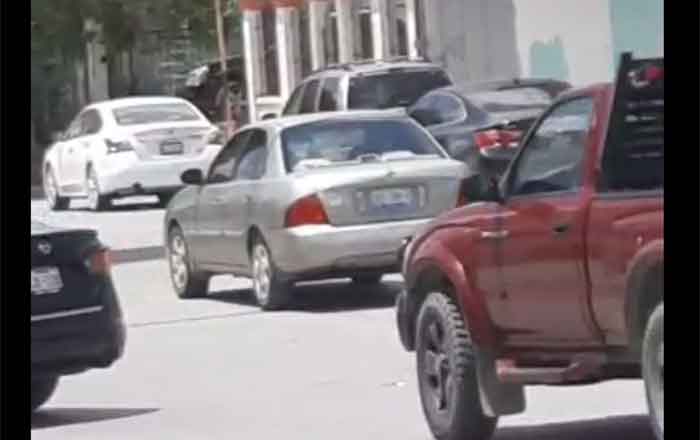 Reportan choque con pesera Cumbres 2 por pasarse un alto 1 CHOQUE 1