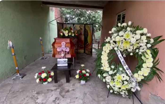 Llega cuerpo de Hipólito Mora a La Ruana, Michoacán 1 HIPOLITO 2