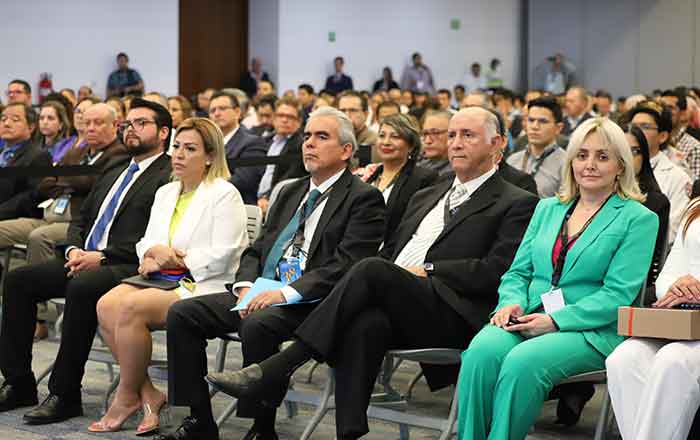 Celebra Hospital Metropolitano 38 años 1 METROPOLITANO