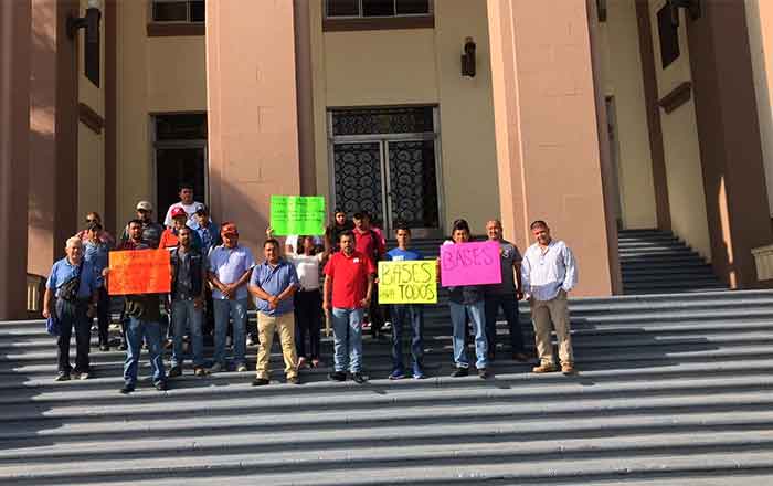 Piden eventuales del Sector Salud ‘bases para todos’ 1 PROTESTA 2