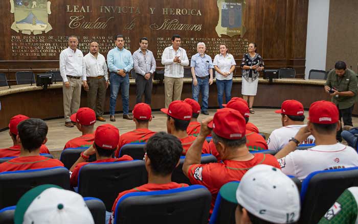 Reconocen a los peloteritos Campeones Latinoamericanos de la Matamoros A.C. 1 SFGD