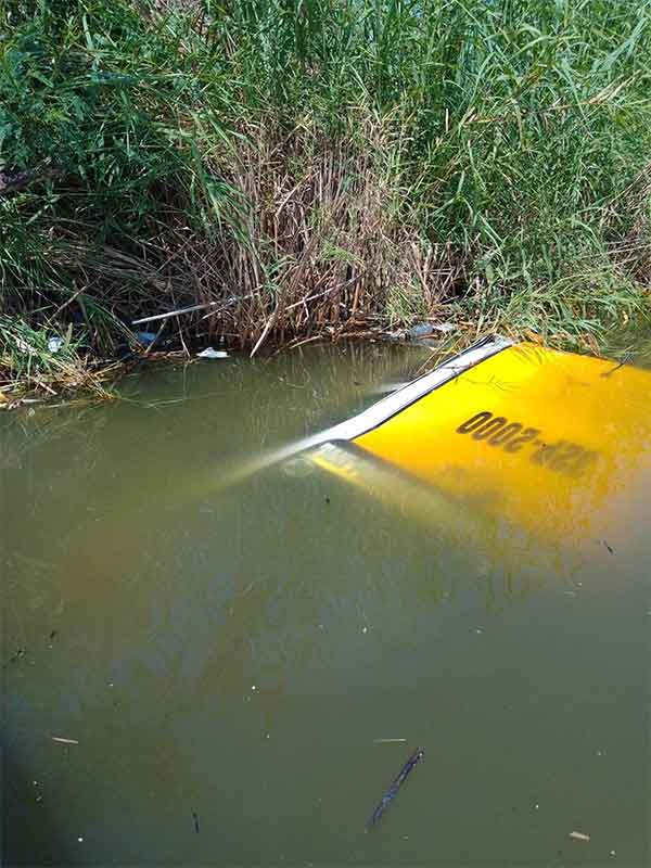 Por andar 'a las carreras', cae taxista al canal Anzaldúas 1 TAXISTA 2