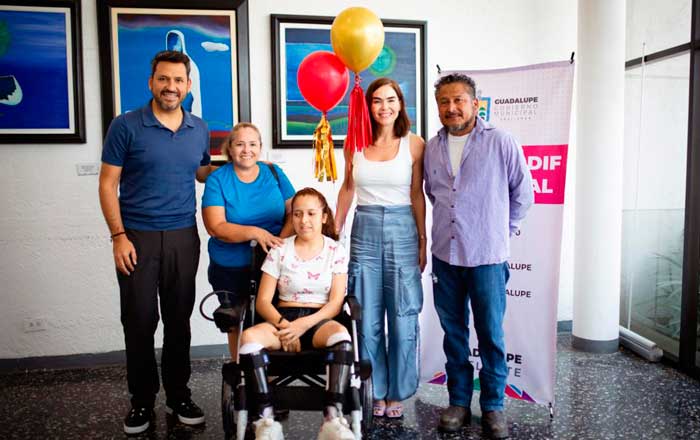 Apoya voluntariado DIF Guadalupe con sillas especiales 1 dafs 1