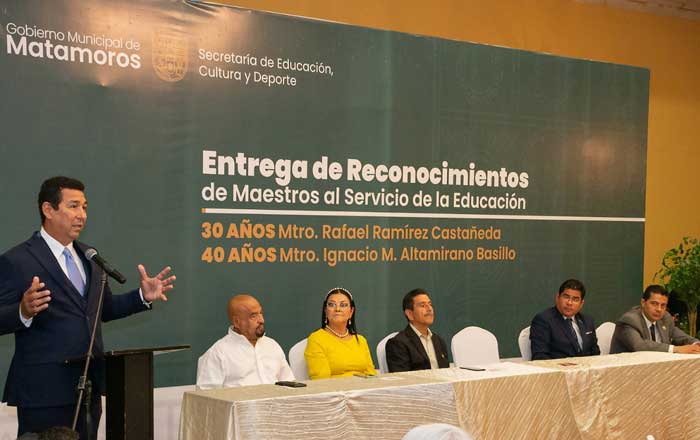 Reconoce Mario López a maestras y maestros con 30 y 40 años de servicio 1 entr