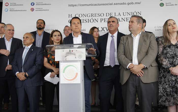 Llevan alcaldes de Nuevo León reclamo contra Gobernador a Senado 2 faf