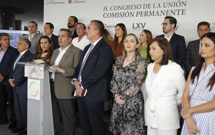 Llevan alcaldes de Nuevo León reclamo contra Gobernador a Senado 1 sffa