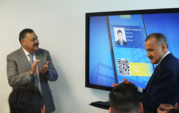 Contarán alumnos de UANL con nueva credencial digital 1 2R1A9656