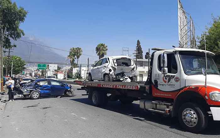 Accidente vial manda al conductor a hospital 1 CHOQUE 2 2