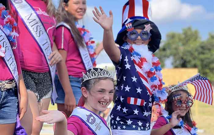 Participan mascotas en tradicional desfile del 4 de julio en McAllen 6 DESFILE 4