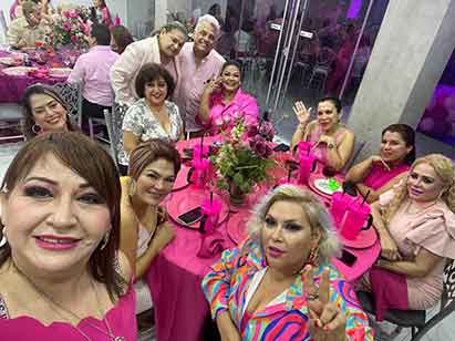 Festejan reynosenses al estilo Barbie 4 FOTO 3
