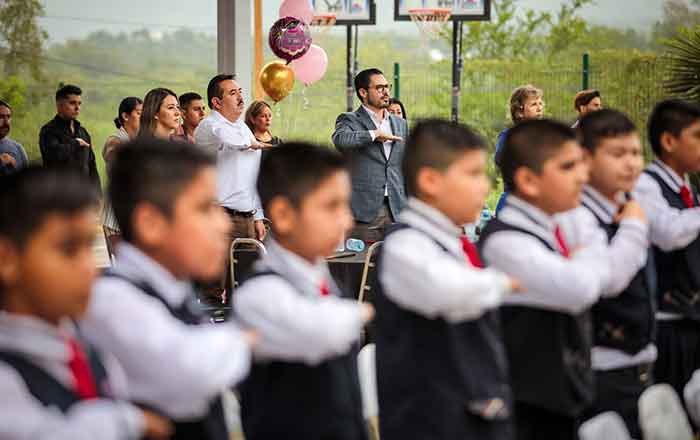 Promueven en Santiago ‘útiles escolares para todos’ 1 SANTIAGO 2 1