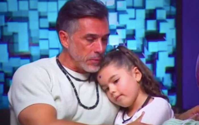 Sergio Mayer se conmueve hasta las lágrimas al recibir visita de Mila 1 may 1