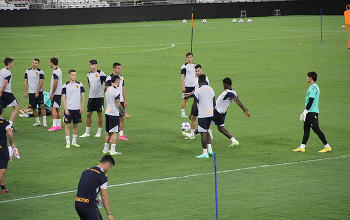 Real Sociedad entrena en el Gigante de Acero 1 364025352 806443230935931 7257202797111647277 n