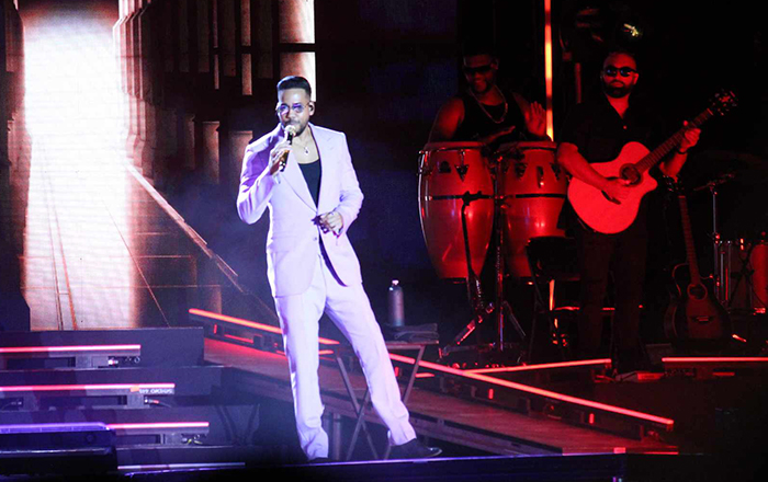 Llena de alegría Romeo Santos a sus fanáticos en Monterrey 1 364367121 1030924598089232 6012143265906582495 n