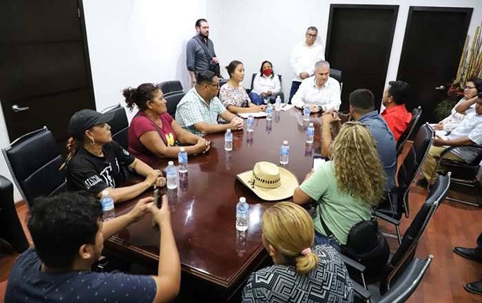 Atiende gobernador demandas de trabajadores de Salud 1 364980700 295944876257642 7370883407971045133 n