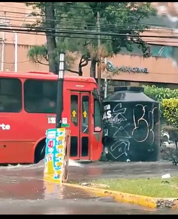 Redes sociales no perdonan ‘tinaco ambulante’ 6 368091843 326044733175510 5308133101702022467 n