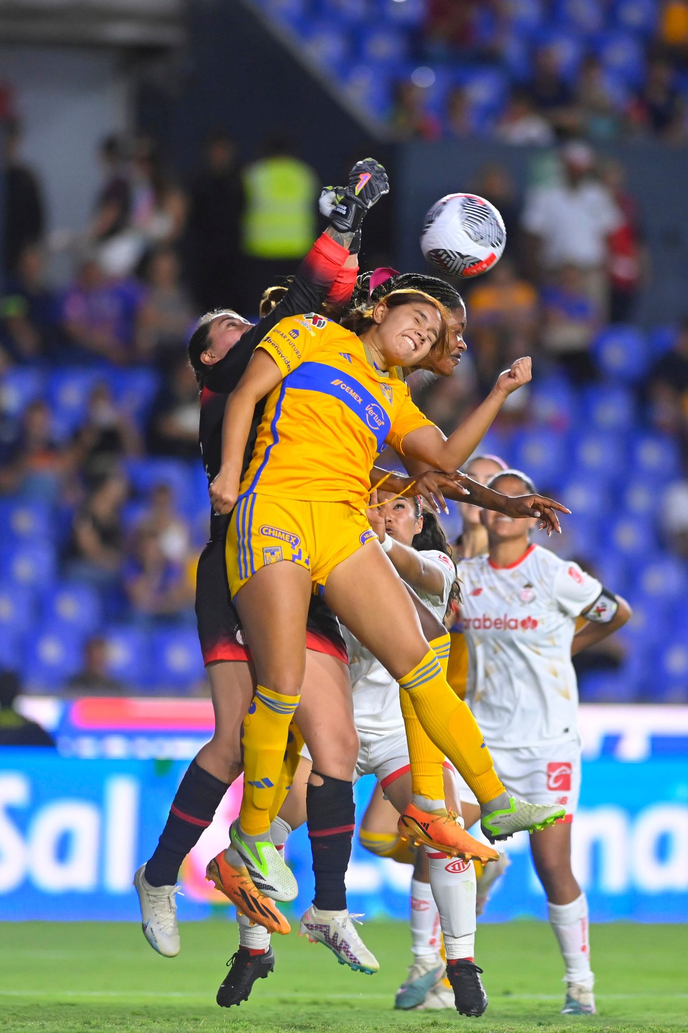 Tigres Femenil derrota al Toluca 3-1 y suben al liderato 8 368760308 1008212217046443 2633160033370575420 n