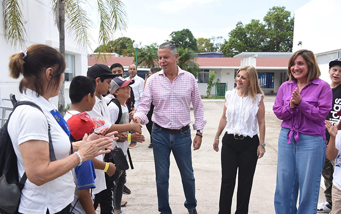 Inauguran Chucho Nader y Aída Féres techumbre y obras en CAIC 2 368815481 253644880955455 5318106640620957935 n