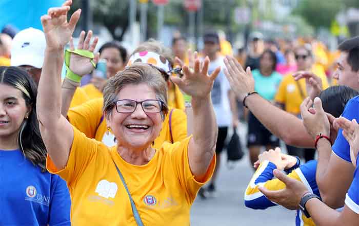 Realiza UANL carrera con causa por adultos mayores 1 ABUELITOS 2