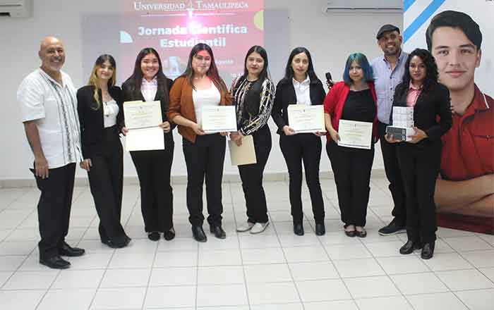 Investigación sobre rechazo en infancia obtiene primer lugar en la UT 1 ADRIANA LIRA