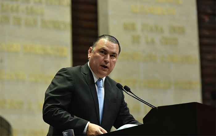 Exige diputado aplicar ley a políticos que toman dinero del CO 1 GERARDO PENA