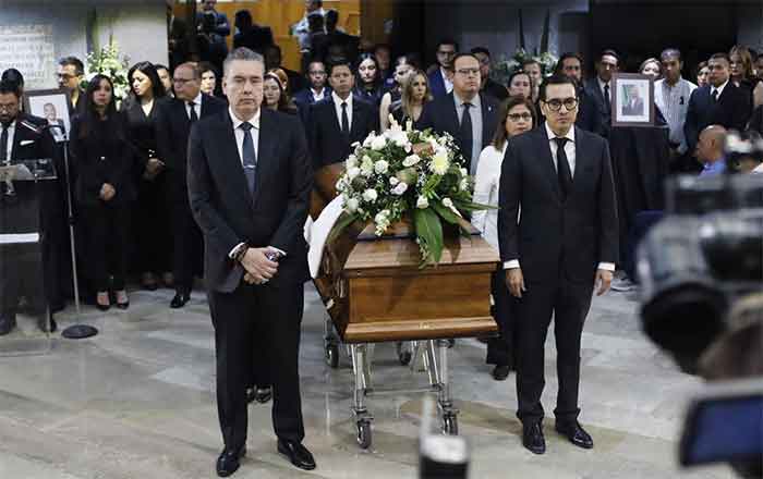 Rinden homenaje póstumo a Ricardo Flores en Congreso de NL 4 HOMENAJE 3