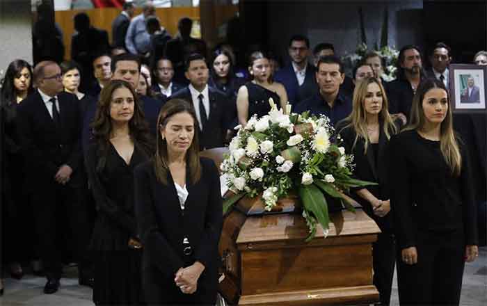 Rinden homenaje póstumo a Ricardo Flores en Congreso de NL 3 HOMENAJE