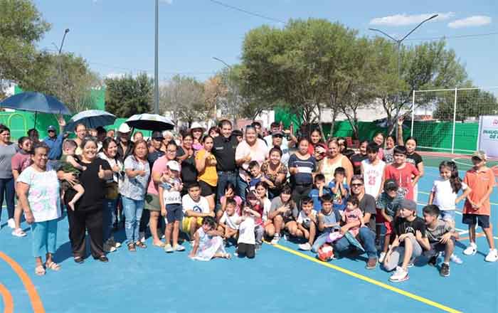 Entrega Paco Treviño a familias nueva plaza pública en Juárez 1 JUAREZ 2 4