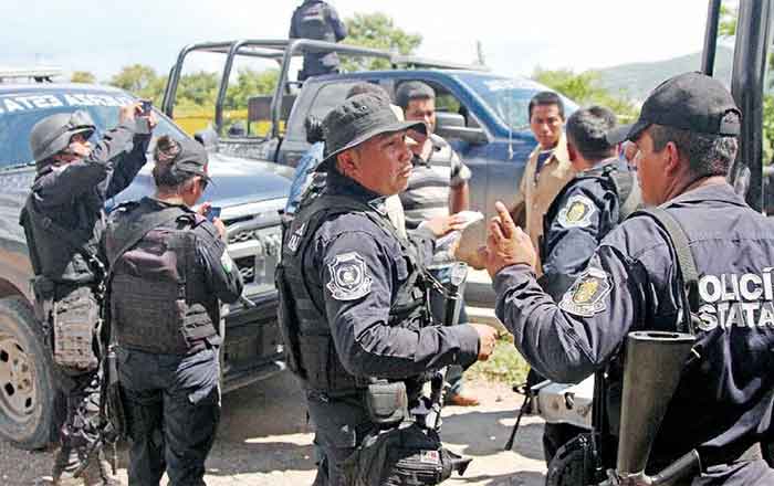 POLICIAS-MICHOACAN