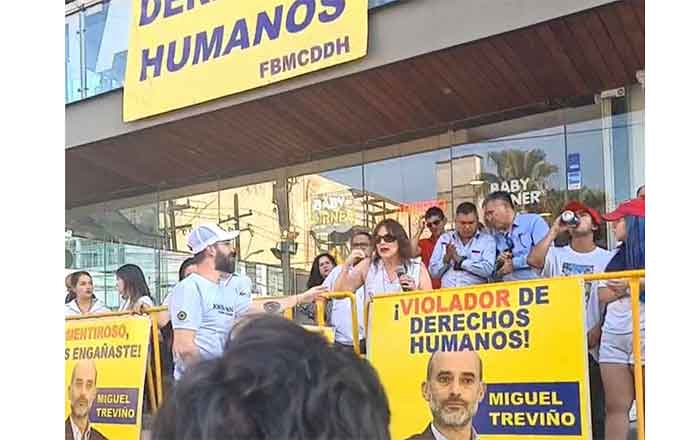Protestan comerciantes en San Pedro 1 PROTESTA
