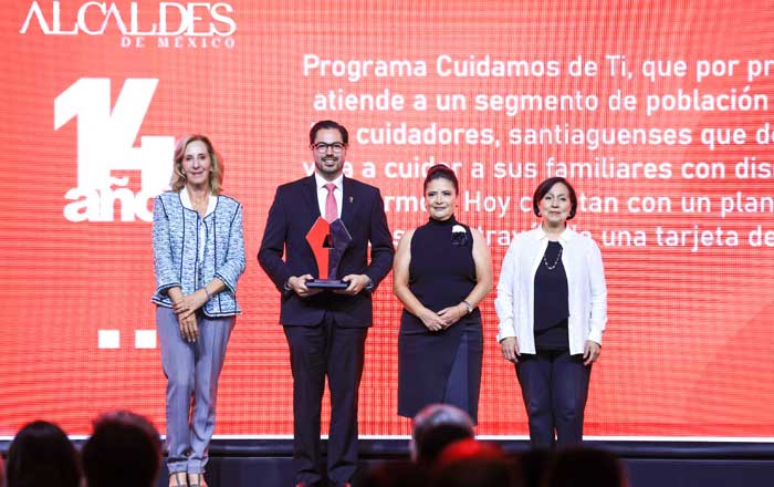 Premian a Santiago por el programa 'Cuidamos de ti' 1 alca