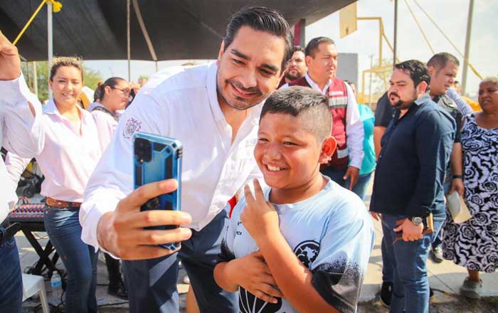 Invita alcalde Carlos Peña a Segundo Informe de Gobierno 2 carl