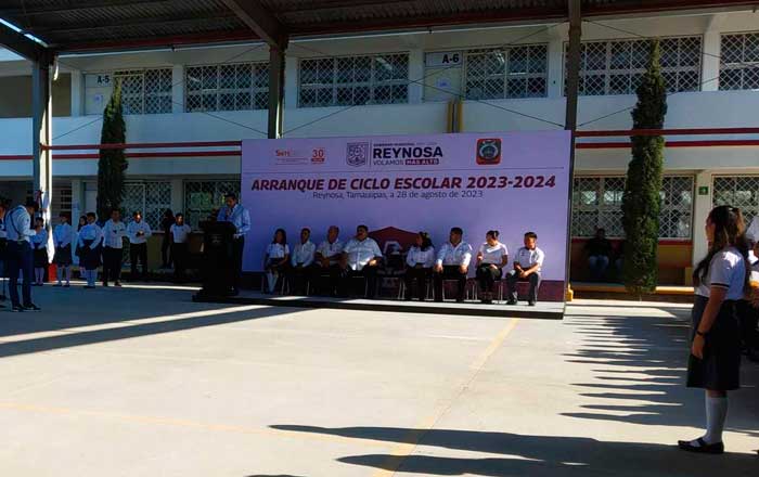 Carlos Peña Ortiz da arranque de inicio escolar 2 df