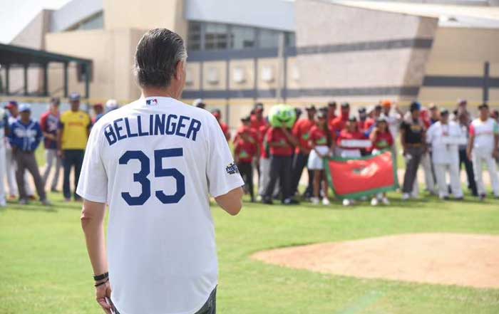 Reinaugura Chucho Nader campo de beisbol 2 nade