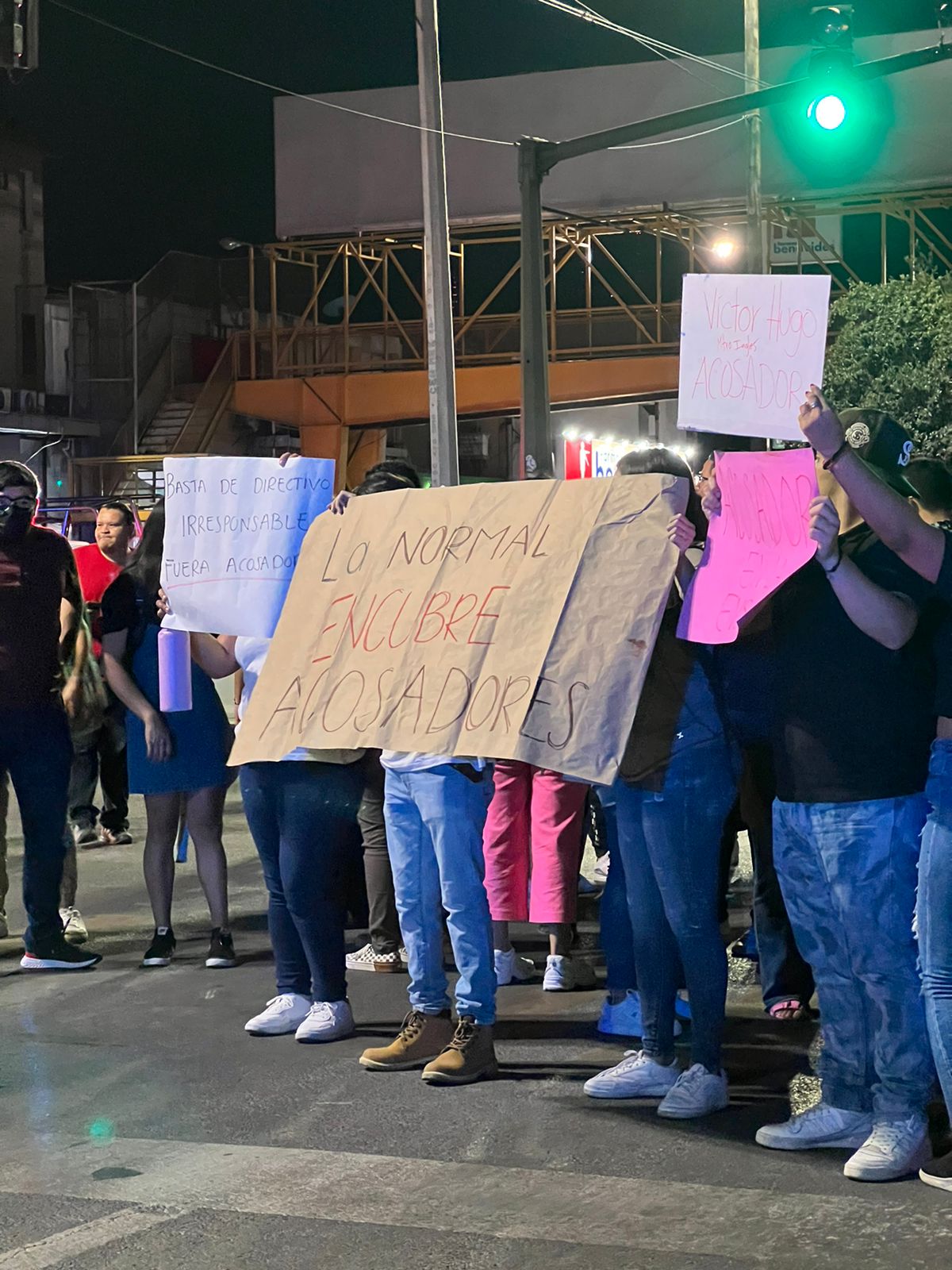 Tras protesta suspenden a maestro señalado de acosador en la Normal 2 376376548 183845418063400 4650129379982620729 n