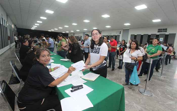 En Apodaca benefician a 8 mil 715 estudiantes con becas 1 APODACA 2