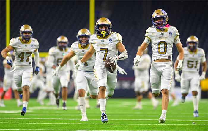 Auténticos Tigres 'aguadan' festejos de Borregos 1 AUTENTICOS 1