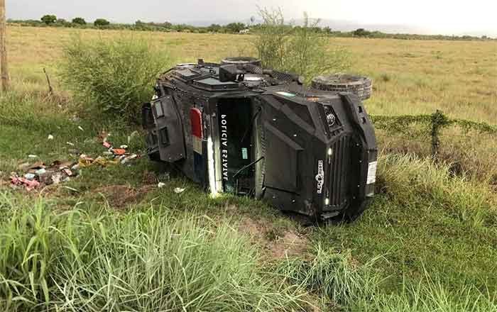 Reportan bloqueos e incendio de autos en Carretera Nacional 1 BLOQUEO 2 1
