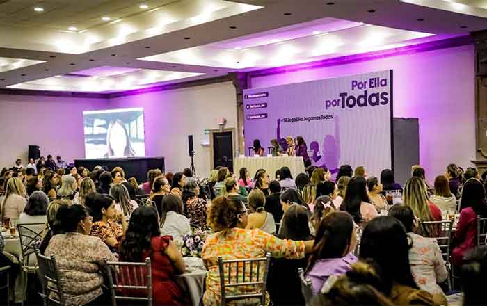 Maki Ortiz es coordinadora estatal del movimiento 'Por Ella Por Todas' 1 MAKI ORTIZ 2