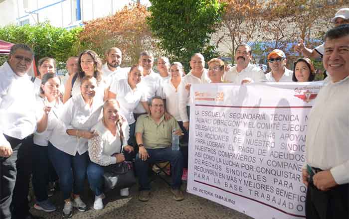 Toman profes la Plaza Juárez de Victoria 1 PROFES 1