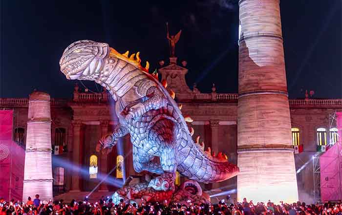 Dinosaurio protagoniza arranque del Festival Santa Lucía 2023 1 SANTA LUCIA
