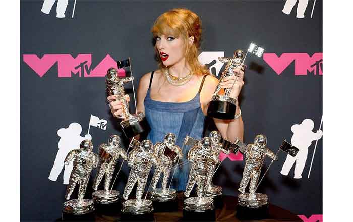 TAYLOR-SWIFT