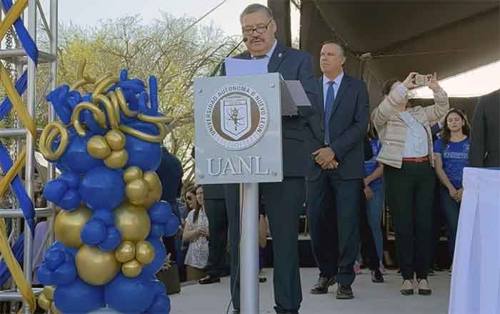 Celebra UANL 90 aniversario frente a alumnado 1 UANL 2 1