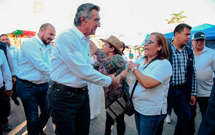 Américo dialoga con los maestros y les pide reanudar las clases 2 ame 1